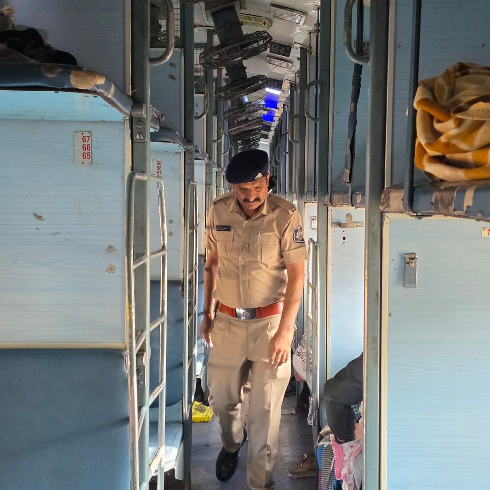 દિલ્હી બ્લાસ્ટ પછી દેશભરમાં એલર્ટ: હિંમતનગર રેલવે સ્ટેશન પર GRP-RPF દ્વારા સઘન ચેકિંગ.