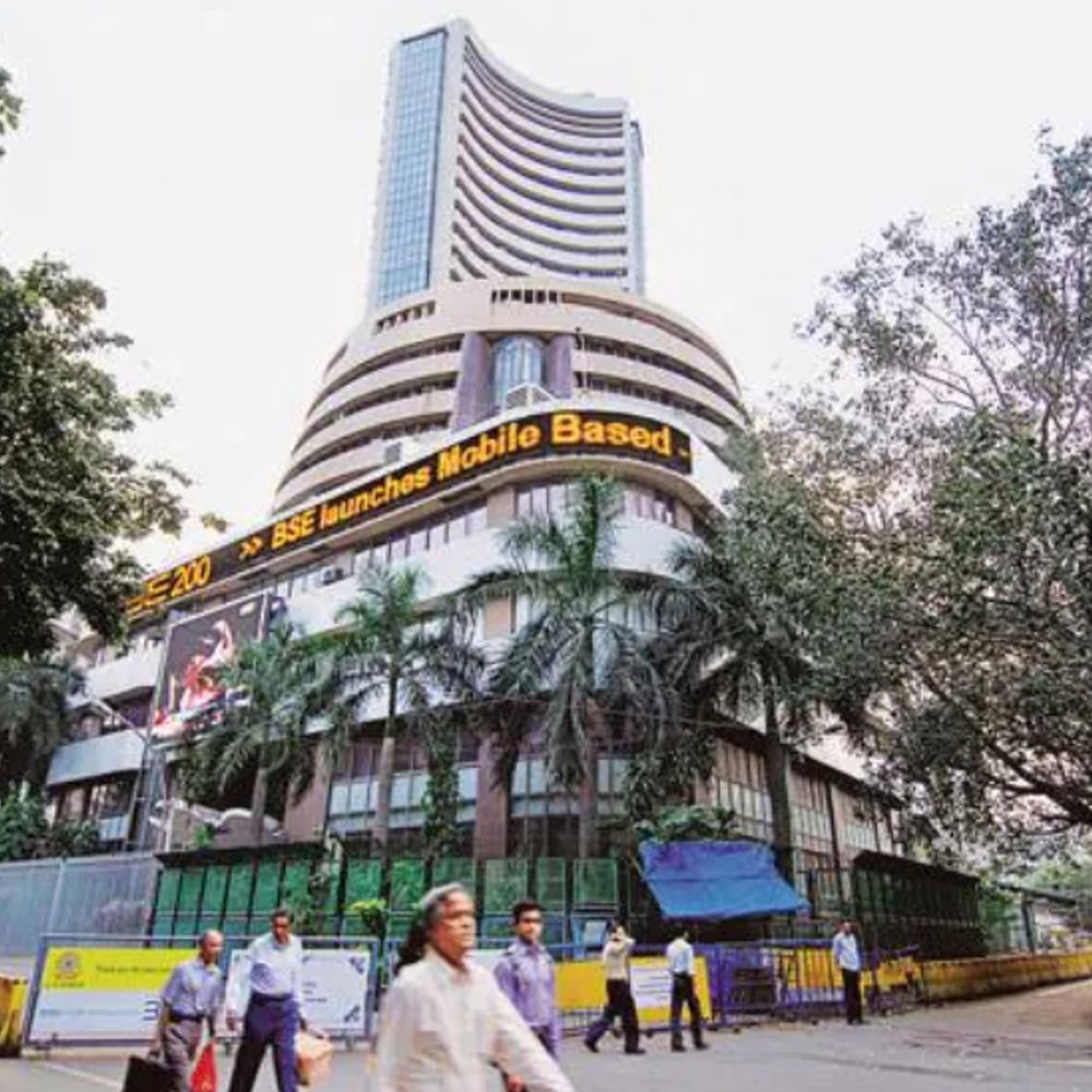 સેન્સેક્સ 500 પોઈન્ટ ઉછળ્યો, 84,300ને પાર; નિફ્ટીમાં 150 પોઈન્ટનો વધારો, IT અને બેંકિંગ શેરોમાં ખરીદી.