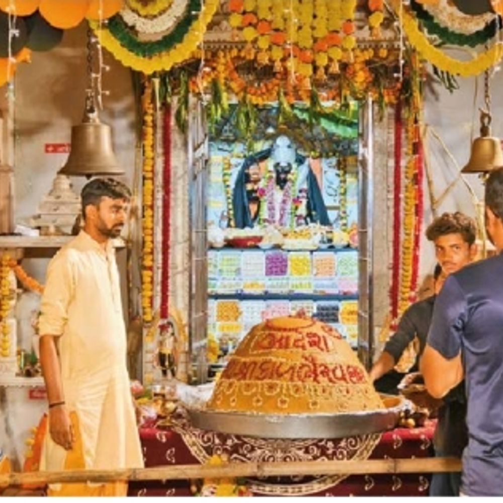 ભાવનગરમાં કાલભૈરવ જયંતિ નિમિત્તે દાદાને 158 કિલો લાડુ અર્પણ, યજ્ઞ અને ભવ્ય અન્નકૂટ ધરાવાયો