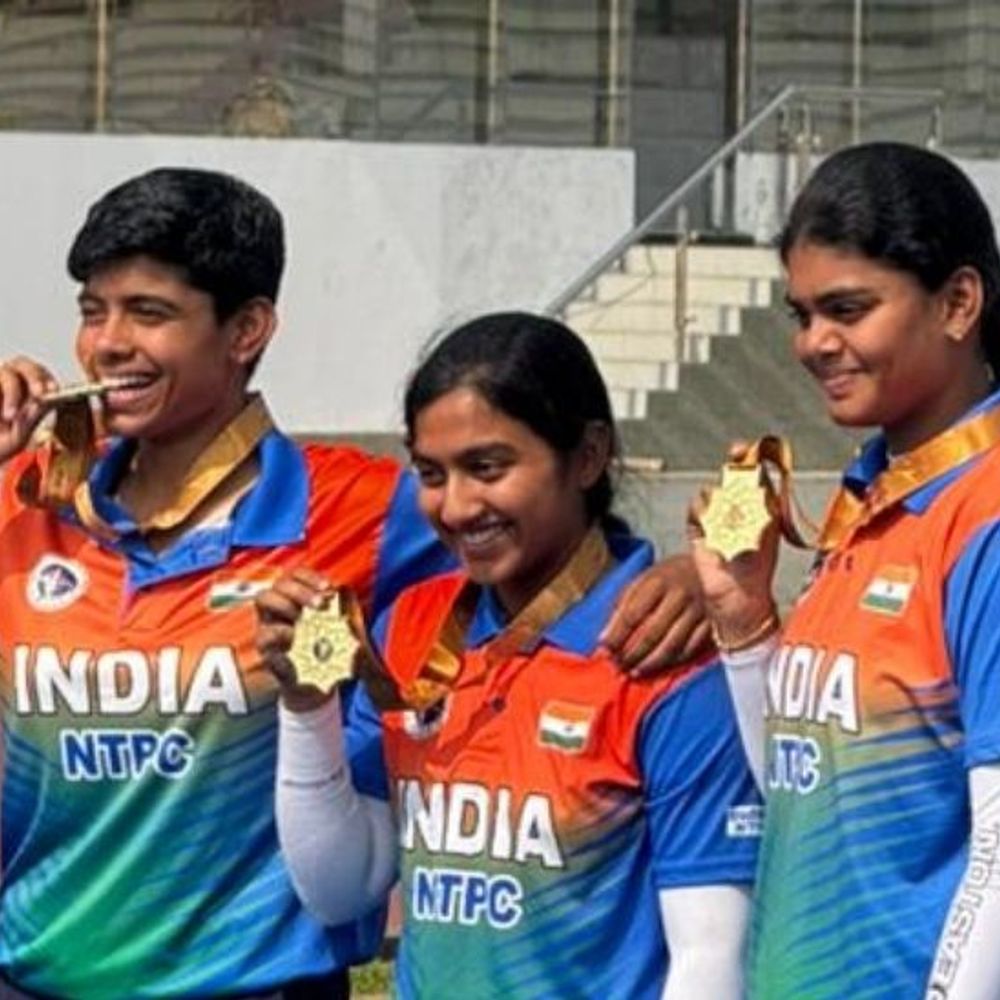 એશિયન આર્ચરી ચેમ્પિયનશિપમાં ભારતીય કમ્પાઉન્ડ ટીમે 2 ગોલ્ડ મેડલ જીત્યા:મેન્સ કેટેગરીમાં ટીમ એક પોઇન્ટથી ગોલ્ડ ચૂકી, સિલ્વરથી સંતોષ માનવો પડ્યો