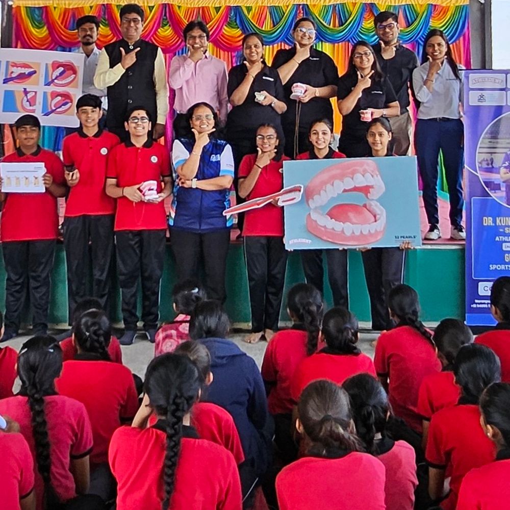 અમદાવાદની ગણેશ વિદ્યાલયમાં 'ક્રિડા દંત સુરક્ષા' અભિયાન હેઠળ દંત સુરક્ષા સેમિનાર યોજાયો, વિદ્યાર્થીઓને મોંના સ્વાસ્થ્યનું શિક્ષણ અપાયું.