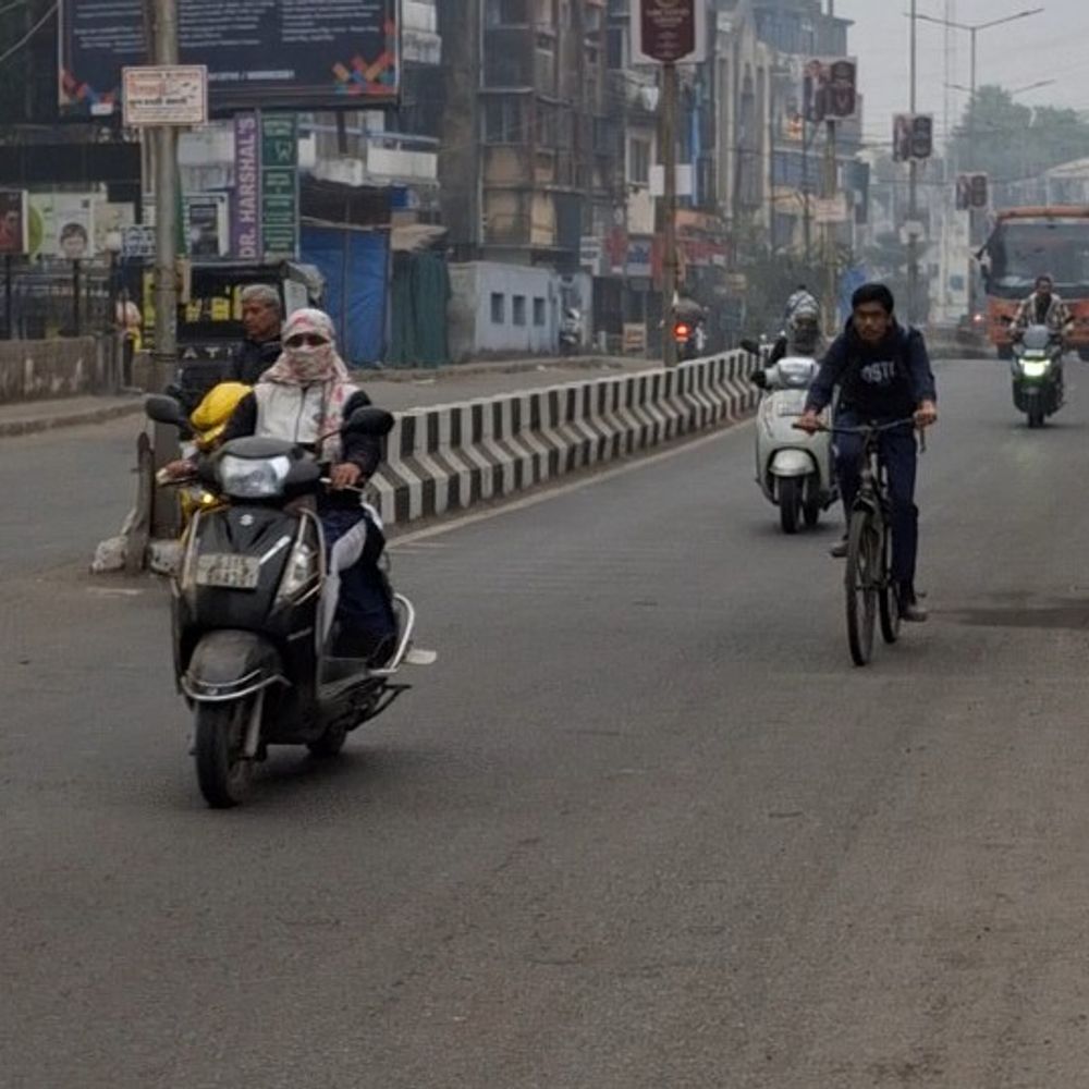 વલસાડમાં ઠંડીની શરૂઆત: તાપમાન 17 ડિગ્રી, હવામાન વિભાગની આગાહી બાદ ઠંડીનો અનુભવ થયો.