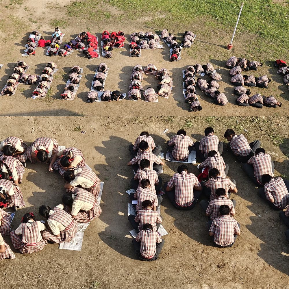 OM મુરુગા સ્કૂલમાં સરદાર પટેલ જયંતિ અને ચિલ્ડ્રન્સ ડેની ઉજવણી: વિદ્યાર્થીઓએ ચિત્રકલા અને HUMAN LETTERS બનાવ્યા.