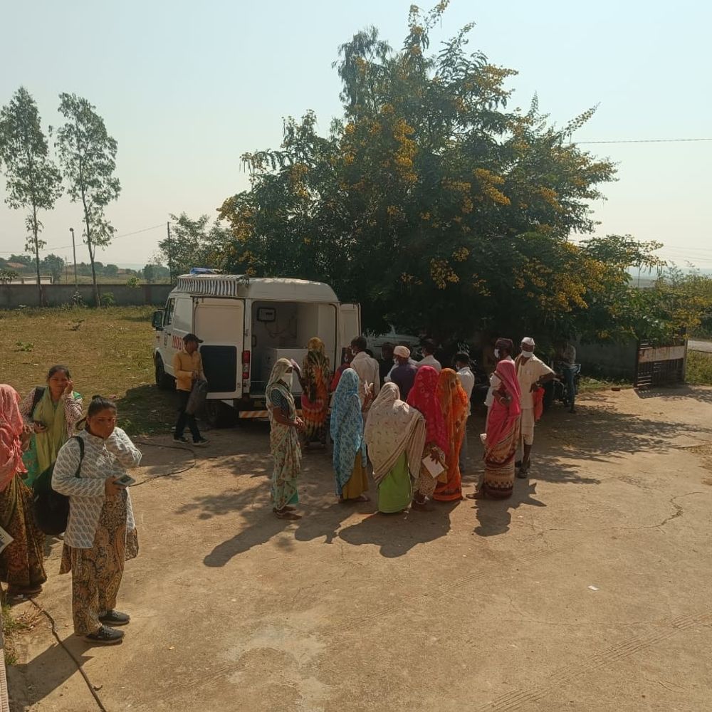 ઝાલોદ: 181 દર્દીઓની ટીબી તપાસ, છાયણ PHC ખાતે મોબાઈલ એક્સ-રે વાન દ્વારા આરોગ્ય કેમ્પ યોજાયો.