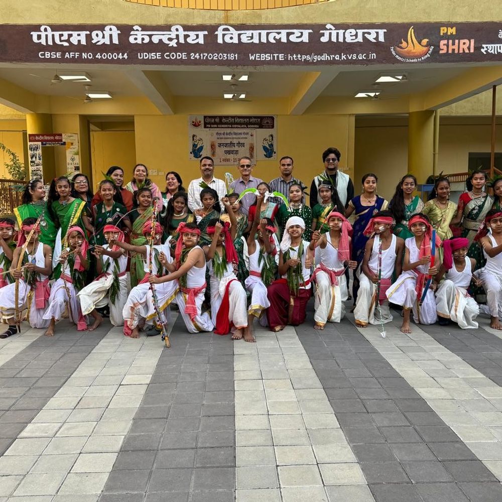 ગોધરા કેન્દ્રીય વિદ્યાલયમાં 'જનજાતીય ગૌરવ પખવાડા'ની ઉજવણી: વિદ્યાર્થીઓએ વિવિધ ACTIVITIES માં ભાગ લીધો.