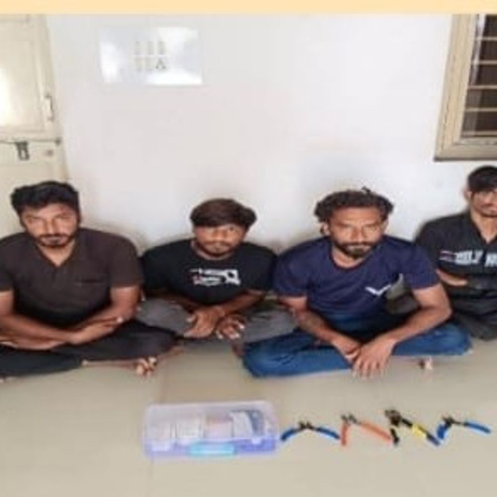 કાલાવડ Solar પ્લાન્ટમાં કેબલ ચોરી કરનાર 6 આરોપી ઝડપાયા, મીતાણા પવનચક્કીમાંથી પણ ચોરીની કબૂલાત, આરોપીઓનો ગુનાહિત ઇતિહાસ.