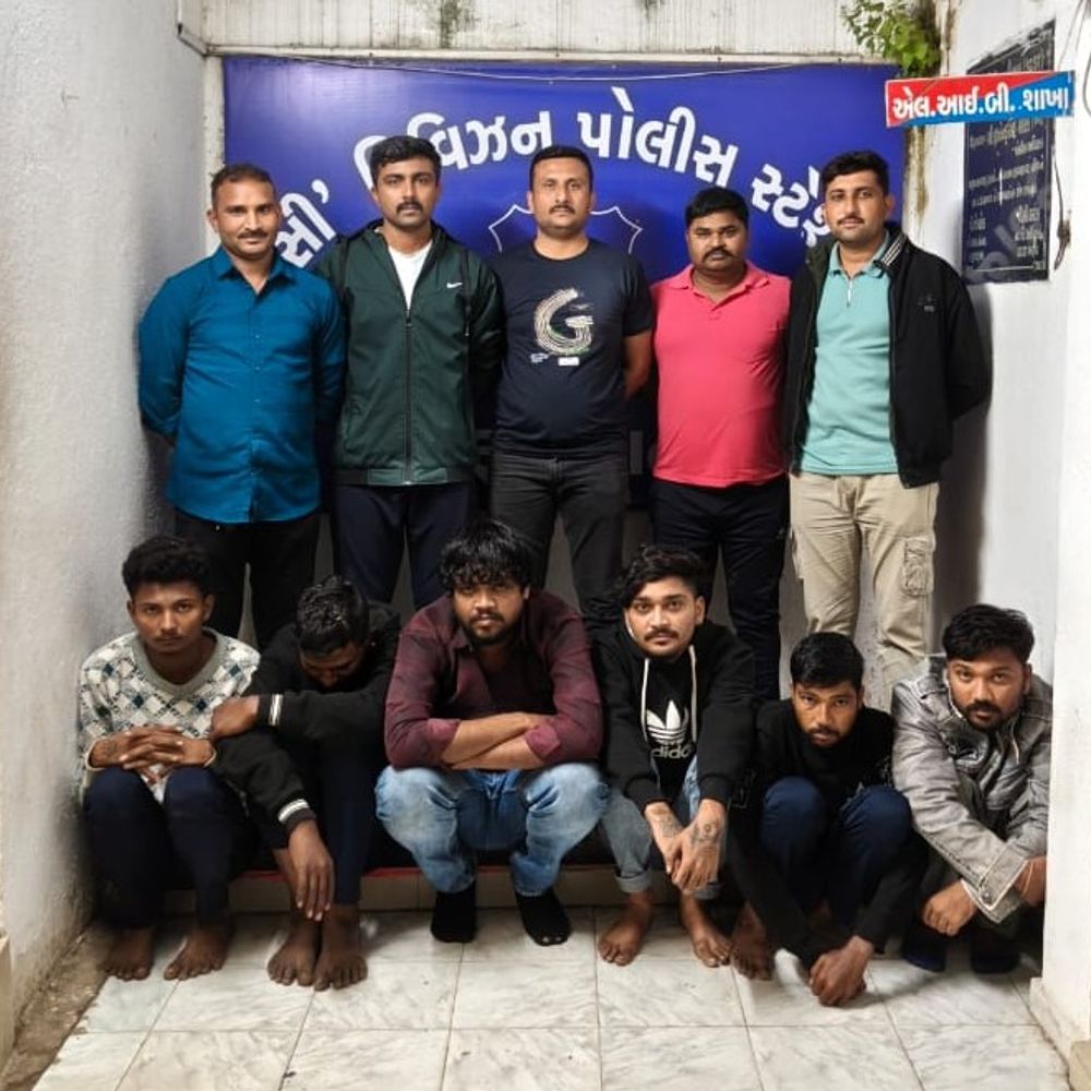 ભરૂચ: જુગારધામ પર પોલીસ રેડ, 6 ઝડપાયા, ₹31,050નો મુદ્દામાલ જપ્ત, 3 વોન્ટેડ જાહેર.