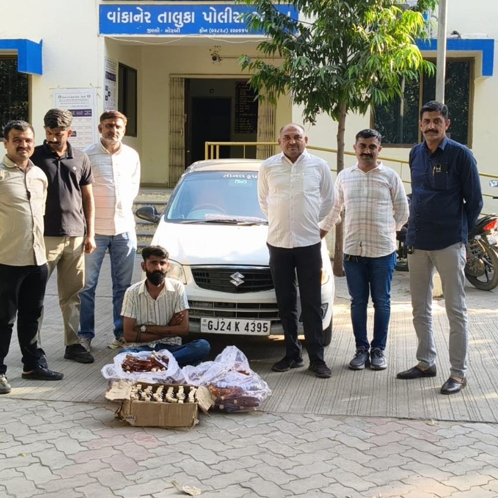 મોરબીમાં બુટલેગરો પર પોલીસની કાર્યવાહી: વાંકાનેરમાં અલ્ટોમાંથી દારૂ સાથે એક ઝડપાયો, મોરબીમાં ક્રેટા અને દારૂ જપ્ત, ચાલક ફરાર.