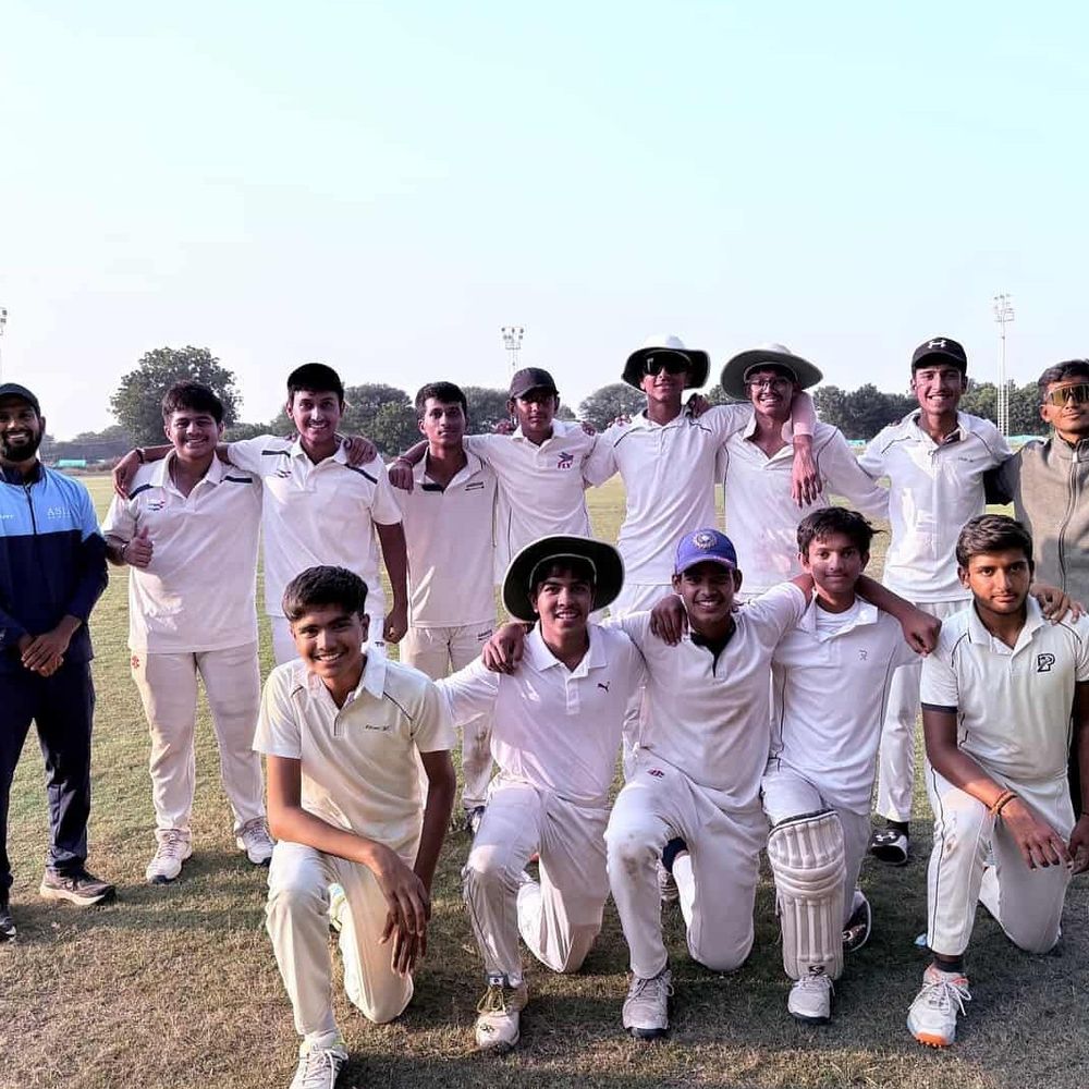 એશિયા ઇંગ્લિશ સ્કૂલે ઇન્ટર-સ્કૂલ અંડર-19 ટુર્નામેન્ટમાં ઐતિહાસિક મેચ જીતી:પ્રવલ વ્યાસનું મેચ વિનિંગ પરફોર્મન્સ, દેસાઈએ પહેલી ઇનિંગમાં 5 વિકેટ ઝડપી
