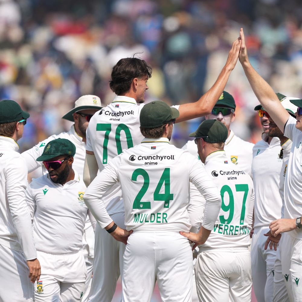 124 રનના ચેઝમાં ઈન્ડિયાના બન્ને ઓપનર્સ પેવેલિયનમાં:જયસ્વાલ પછી રાહુલ પણ આઉટ, આ પીચ પર બેટિંગ કરવી અઘરી; સુંદર-જુરેલ ક્રિઝ પર; ગિલ બેટિંગ કરવા નહીં ઉતરે