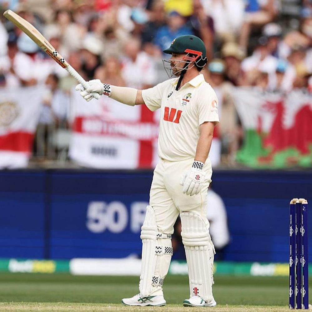 પહેલી એશિઝ મેચ માત્ર 2 દિવસમાં પૂરી થઈ:ઓસ્ટ્રેલિયાએ ઇંગ્લેન્ડને બેઝબોલની રીતે રમીને હરાવ્યું, હેડે 69 બોલમાં સેન્ચુરી ફટકારી; 205 રનનો ટાર્ગેટ 28.2 ઓવરમાં ચેઝ કર્યો