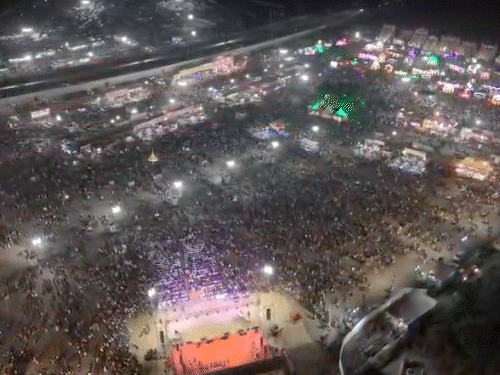 સોમનાથ કાર્તિકી પૂર્ણિમા મેળાનો Drone નજારો: ભક્તોની ભીડ, રાજલ બારોટના ભક્તિગીતોથી શ્રોતાઓ મંત્રમુગ્ધ.