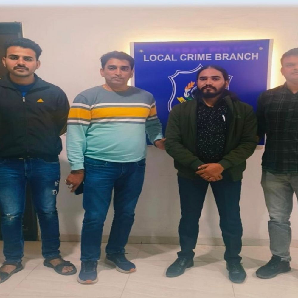 દહેજ મારામારી કેસનો વોન્ટેડ આરોપી સાડા ત્રણ વર્ષથી નાસતો ફરતો ઇન્દોરથી ઝડપાયો.