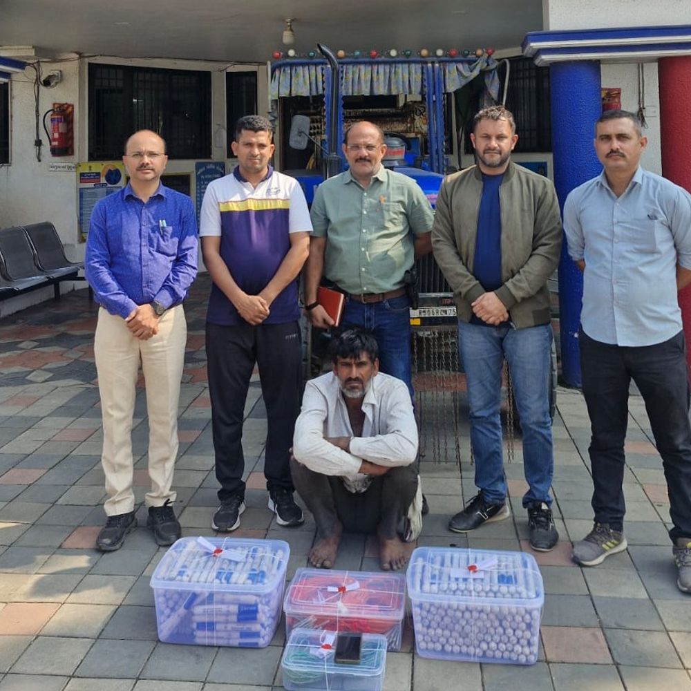 વલસાડ SOG દ્વારા રૂ. 5.34 લાખના એક્સપ્લોઝીવ જપ્ત, ભીલાડમાંથી ગેરકાયદેસર મુદ્દામાલ સાથે એક વ્યક્તિ પકડાયો.