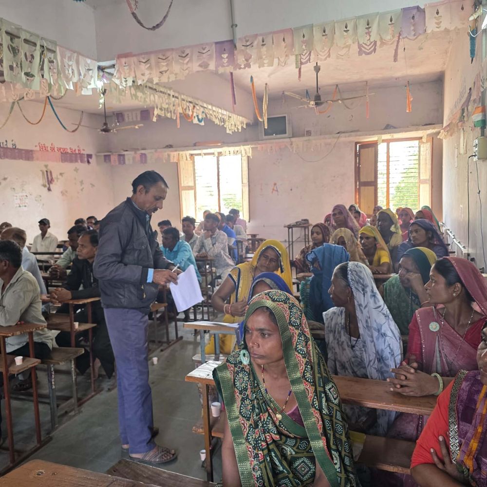 બ્રધર્સ હાઈસ્કૂલમાં વાલી મિટિંગ: છાત્રોને માનસિક દબાણ ન રહે તેની કાળજી રાખવા વાલીઓને અનુરોધ કરાયો.