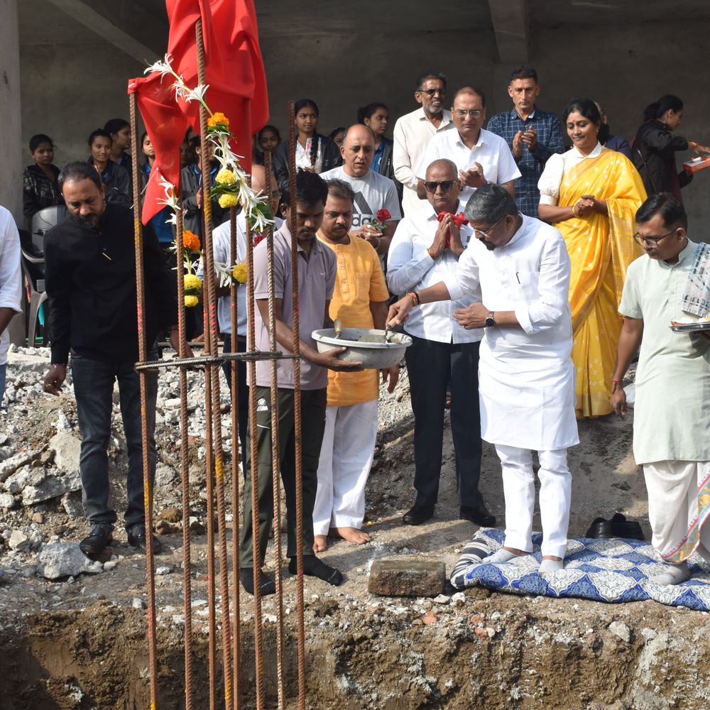 ચીખલીમાં મંત્રી નરેશ પટેલના હસ્તે 300 દીકરીઓની હોસ્ટેલનો શિલાન્યાસ.