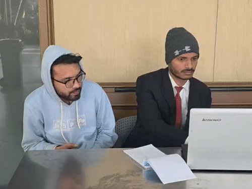 ફ્લાઇટ રદ થઈ છે? ચિંતા છોડો!:અમદાવાદ એરપોર્ટ પર જ IRCTC કાઉન્ટર શરૂ, ફ્લાઇટ કેન્સલ થતાં હવે એરપોર્ટ પરથી જ ટ્રેનની ટિકિટ બુક કરાવો