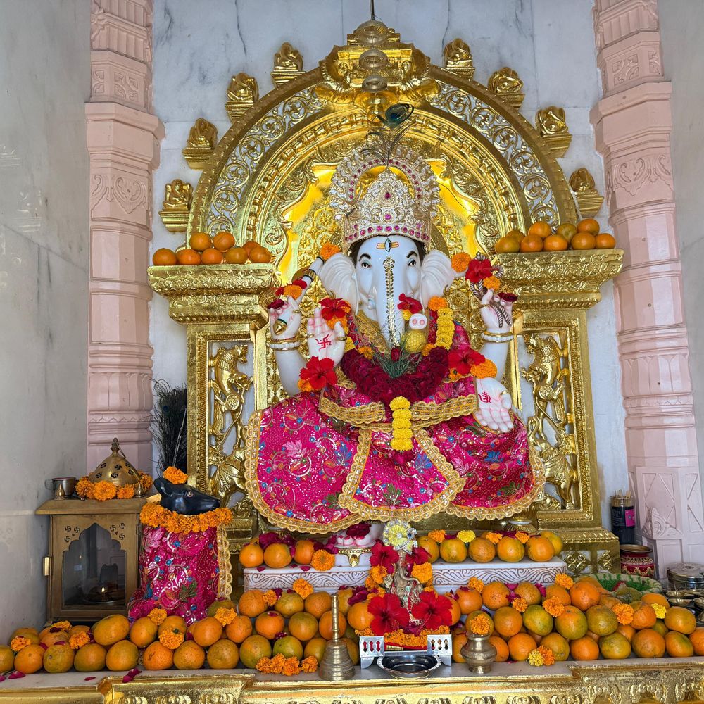 હિંમતનગર અષ્ટવિનાયક મંદિરમાં સંકટ ચતુર્થીની ઉજવણી: ગણપતિદાદાને 21 KG સંતરા અર્પણ કરાયા.