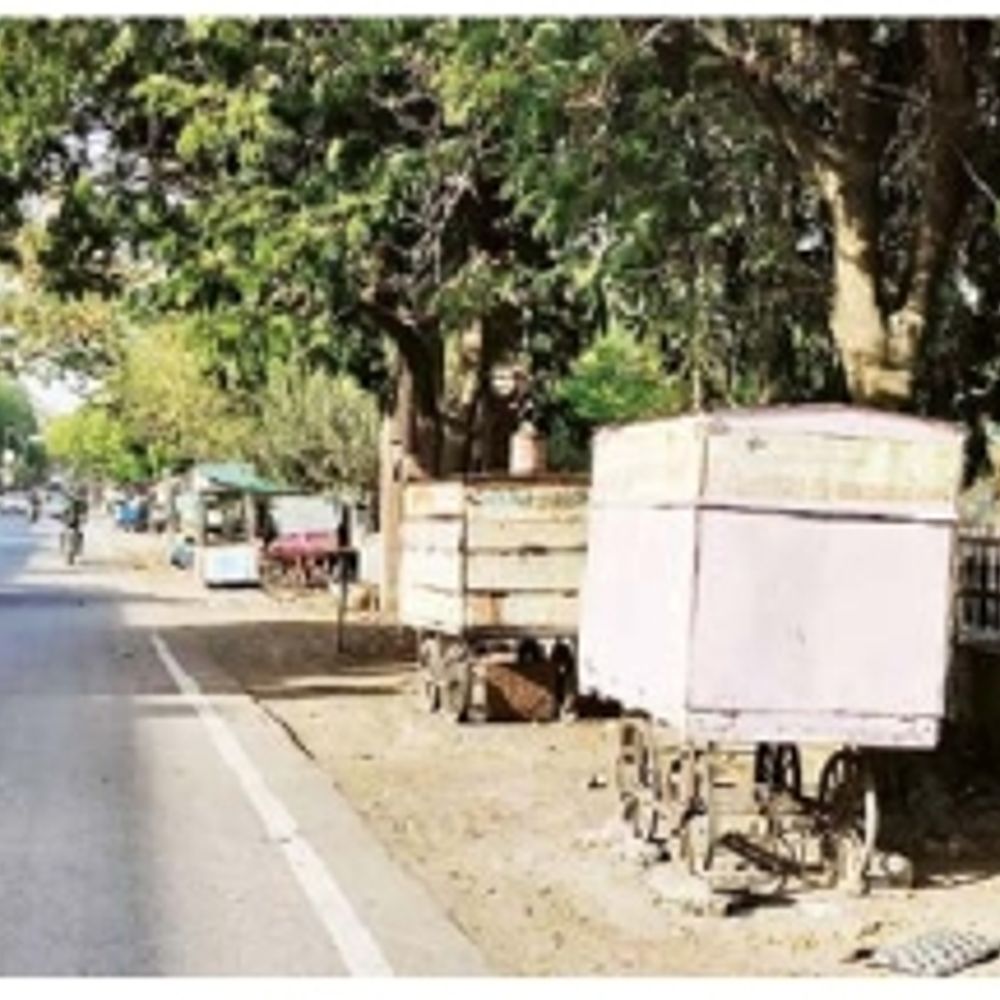 સિહોરમાં HIGHWAY પર દબાણો દૂર કરવા બુલડોઝર તૈયાર.