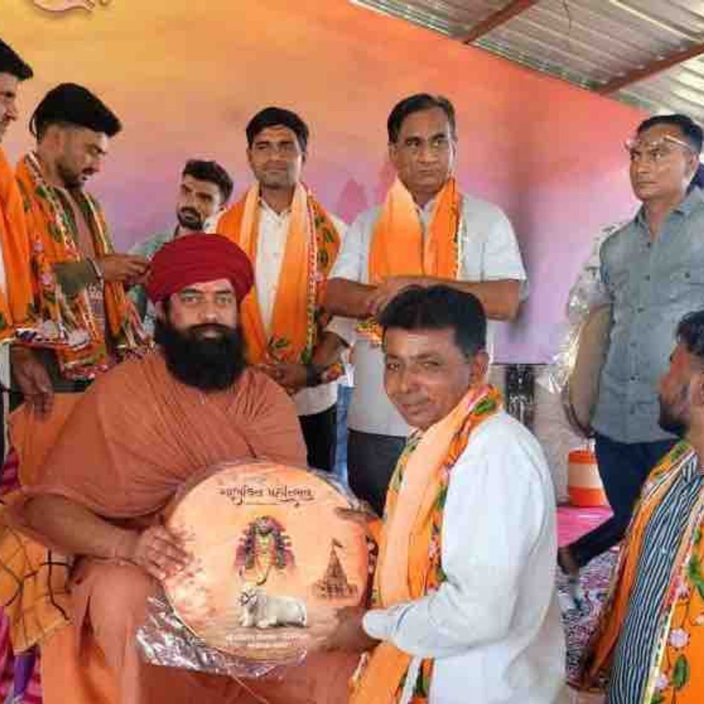 અણહિલવાડ ગૌ ભક્તિ મહોત્સવ: ૪૦૦ કાર્યકર્તાઓનું સન્માન અને મુકુંદ પ્રકાશજી દ્વારા અભિનંદન.