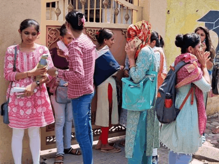 આજે TET-1 પરીક્ષા: 1 લાખ ઉમેદવારો, 150 માર્કનું પેપર, NO negative marking, 11 વાગ્યા પહેલાં પહોંચો.