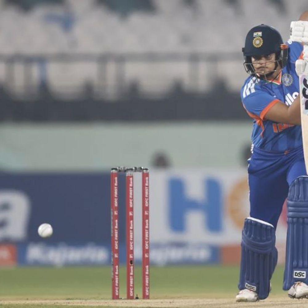 ભારતીય મહિલા ટીમે શ્રીલંકાને બીજી T20માં હરાવ્યું, શેફાલીની ફિફ્ટી અને વૈષ્ણવી શર્માની 2 વિકેટ.