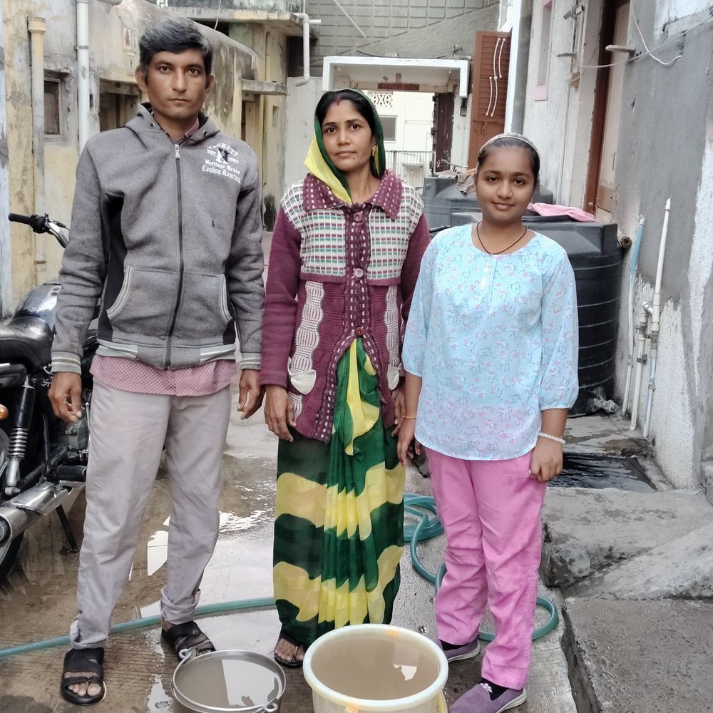 લીંબડીમાં ગંદા પાણીનું વિતરણ: લોકો દૂષિત પાણી પીવા મજબૂર, રોગચાળાની ભીતિ.