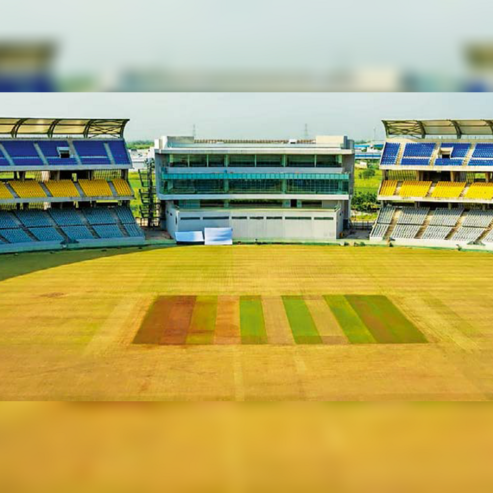 વડોદરાના કોટંબી સ્ટેડિયમમાં ભારત-ન્યૂઝીલેન્ડ ODI માટે તૈયારીઓ શરૂ, 3જીએ પીચ નક્કી થશે, કાળી માટીની શક્યતા વધુ.