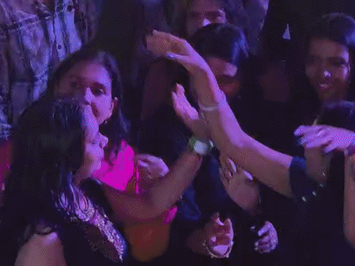 જામનગરમાં નવું વર્ષ: સેવન સીઝનમાં DJ, સિંગર અને સનાતન ધર્મની પરંપરાથી ભવ્ય ઉજવણી કરાઈ.