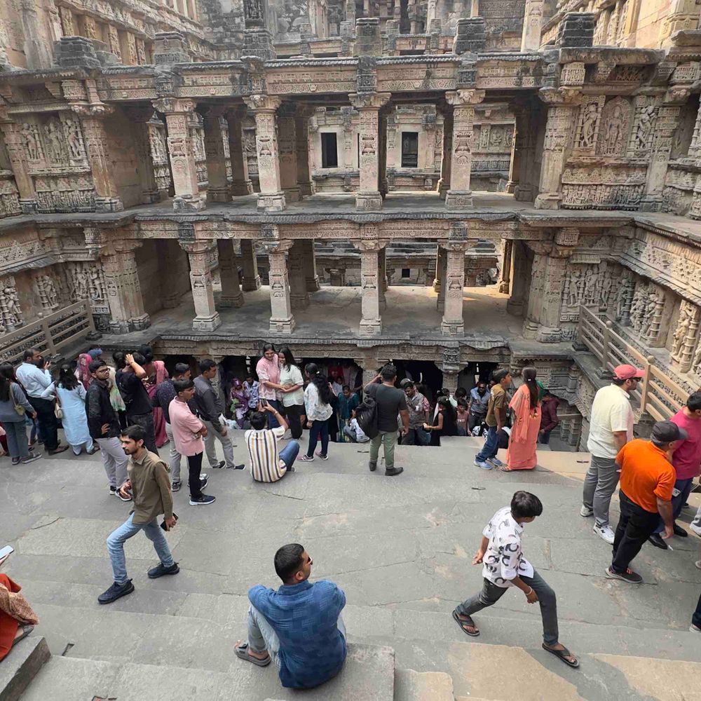 2025માં રાણકીવાવની 2.15 લાખ પ્રવાસીઓએ મુલાકાત લીધી: 99.40 લાખની આવક, 2024 કરતા પ્રવાસી અને આવક ઘટી.