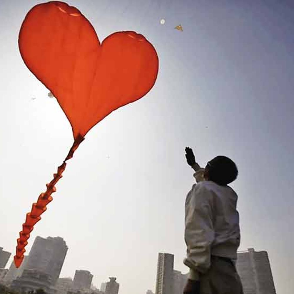 કાવ્યાયન:પતંગપ્રેમ અને પ્રેમનો પતંગ