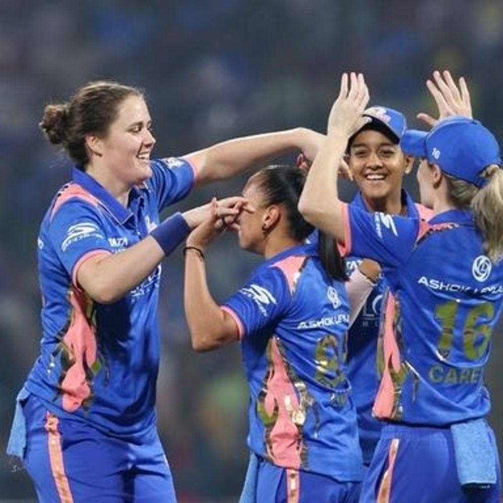 WPL- મુંબઈએ દિલ્હીને 50 રનથી હરાવ્યું:હરમનપ્રીત અને સીવર-બ્રન્ટની ફિફ્ટી; નિકોલા કેરી અને એમેલિયા કરે 3-3 વિકેટ લીધી