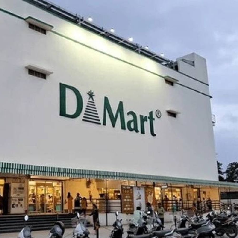 ડી-માર્ટને ત્રીજા ક્વાર્ટરમાં ₹856 કરોડનો નફો:રેવન્યુ 13% વધીને ₹18,100 કરોડ; એક વર્ષમાં કંપનીનો શેર માત્ર 4% વધ્યો