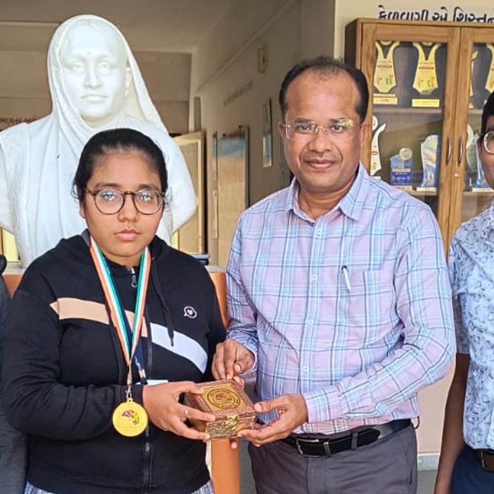 પાટણની માહી મોદીએ બોસીમાં રાજ્યકક્ષાએ ગોલ્ડ જીત્યો:હિંમતનગરમાં યોજાયેલ સ્પર્ધામાં શાળા-જિલ્લાનું ગૌરવ વધાર્યું
