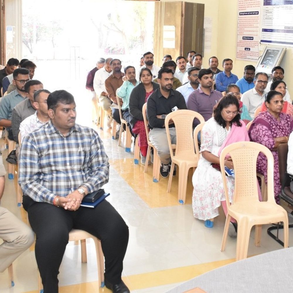 જિલ્લા કક્ષાના 77મા પ્રજાસત્તાક પર્વની ઉજવણી ગઢડામાં યોજાશે:તૈયારીઓ માટે કલેક્ટરની અધ્યક્ષતામાં બેઠક યોજાઈ