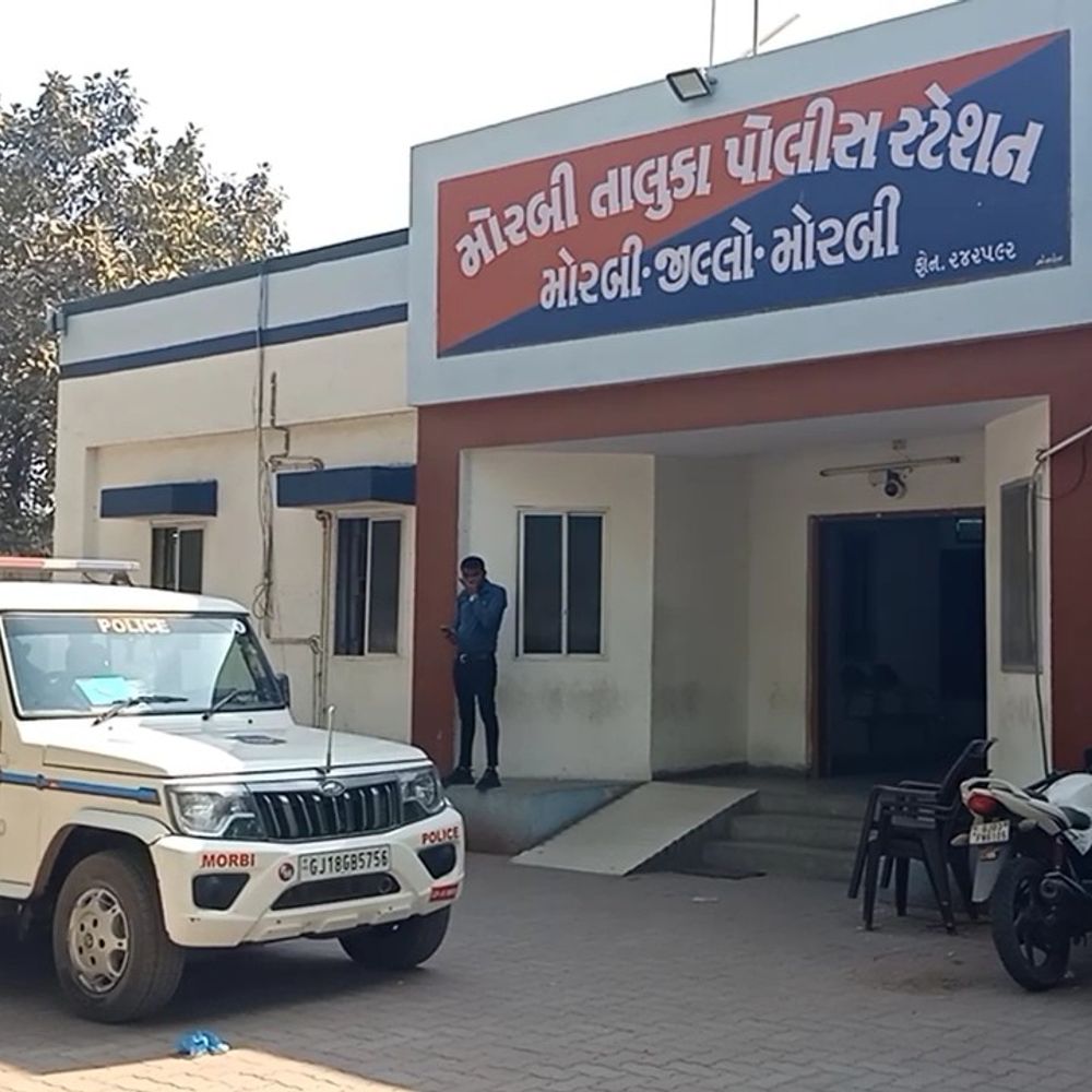 મોરબી સિરામિક કારખાનામાં યુવાનનું મોત:એલિવેટર મશીનમાં ગળું આવી જવાથી ગંભીર ઇજા