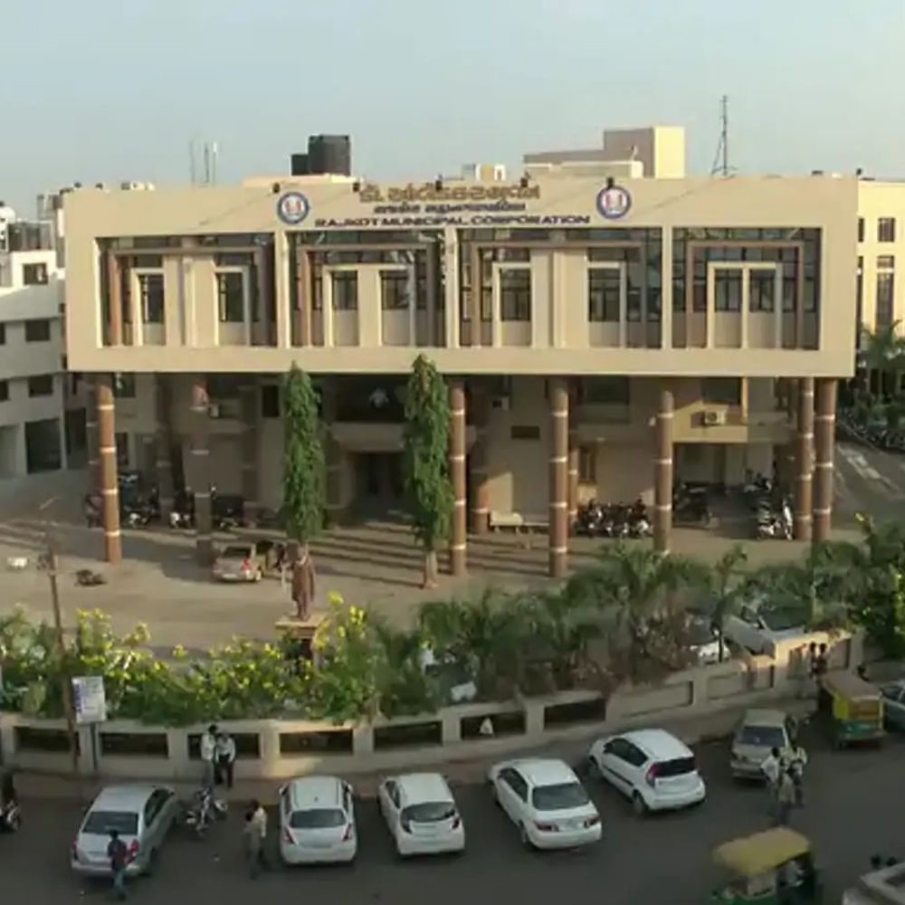 મવડી વિસ્તારમાં બિઝનેસ શરૂ કરવાની સુવર્ણ તક:રાજકોટ મહાપાલિકા દ્વારા શોપિંગ સેન્ટરની દુકાનોની હરરાજી કરાશે, રૂ.15.80 લાખથી અપસેટ કિંમત શરૂ થશે