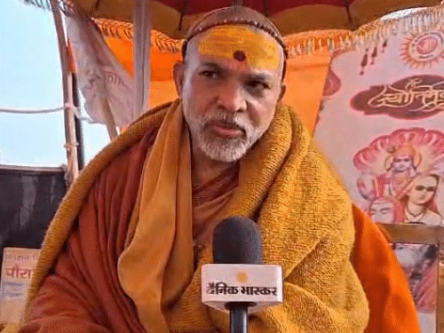 માઘ મેળામાં શંકરાચાર્ય v/s યોગી: UP CMની કાલનેમિ સાથે સરખામણી, અવિમુક્તેશ્વરાનંદે સાધુના વેશ અને ગૌહત્યાના આક્ષેપો કર્યા.