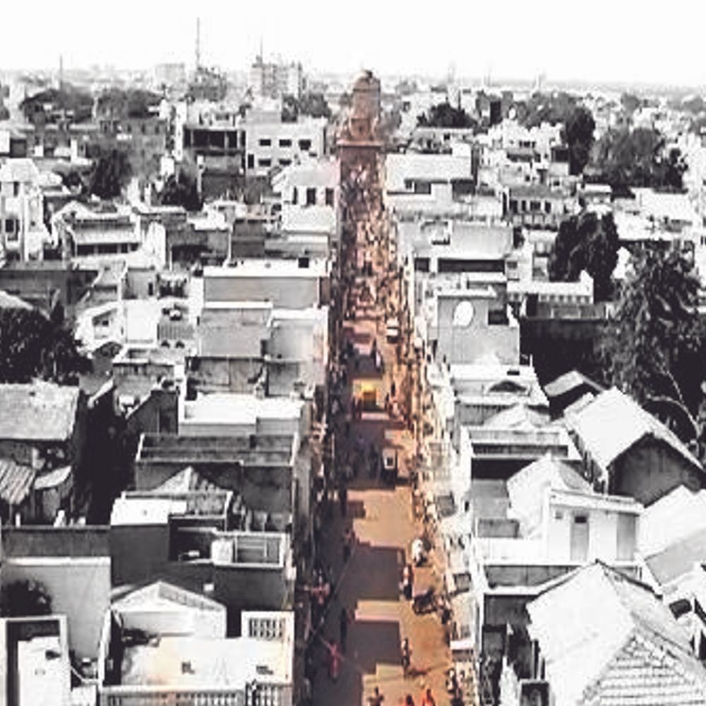 સન્ડે ફોટો સ્ટોરી: મોરબીના દરબારગઢથી દેખાતા Nehru Gateની ઝલક, Heritage Wayનું પ્રતિબિંબ.