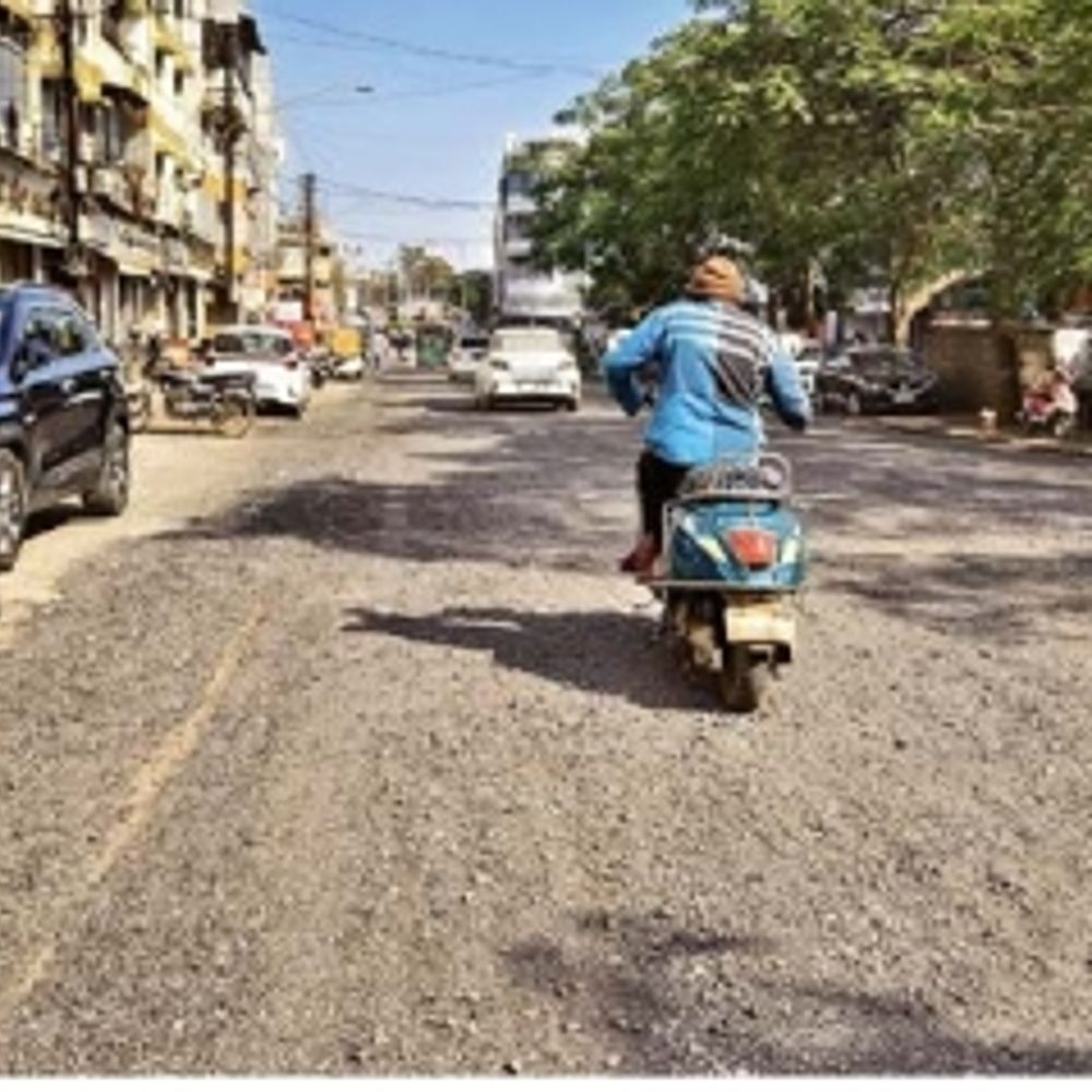 સર ટી. હોસ્પિટલના નવા રસ્તા બનાવવામાં તંત્રની ઢીલી કામગીરીથી દર્દીઓને મુશ્કેલી.