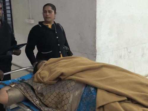 સેલવાસથી વડોદરા જતી જાનૈયા ભરેલી બસ કિમ પાસે ટ્રકમાં ઘૂસી, 30 મુસાફરો ઈજાગ્રસ્ત, 10થી વધુ સુરત સિવિલમાં.