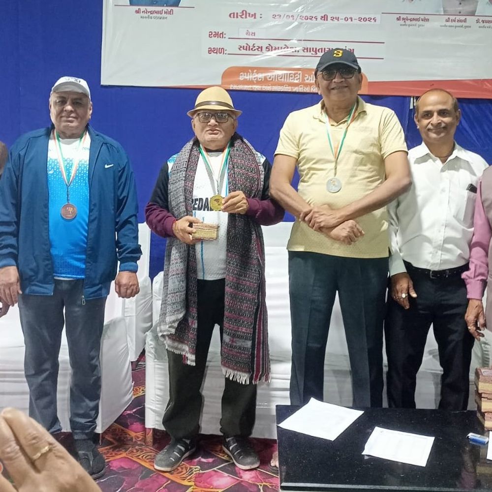 70 વર્ષીય વિરેન્દ્રસિંહ ઝાલાએ ખેલ મહાકુંભમાં ગુજરાતમાં પ્રથમ સ્થાન મેળવી ચેસ ચેમ્પિયન તરીકે સિદ્ધિ મેળવી.