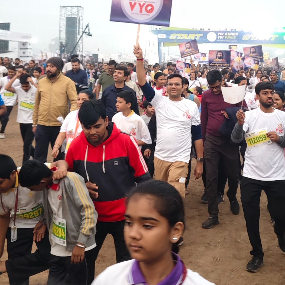 ઇન્ટરનેશનલ મેરેથોનમાં 1 લાખ દોડવીરો, LGBTQ સભ્યો, મહારાણી અને દિવ્યાંગ રનર જોડાયા: પોઝિટિવિટી અને ફિટનેસ માટે દોડ.