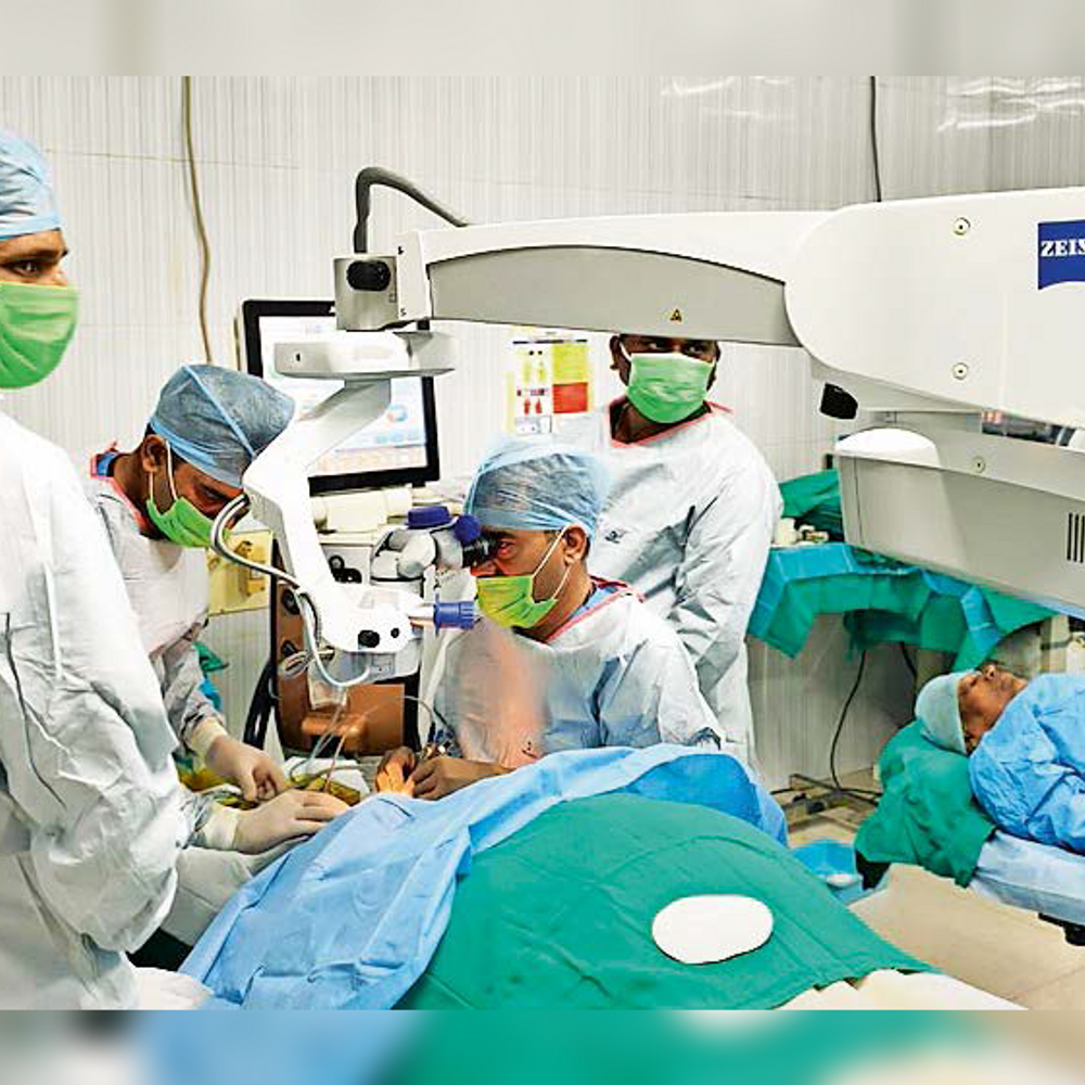 લખપતથી ભુજ સુધી બાલ્ડ ઇગલ બ્રિગેડ દ્વારા 2500થી વધુ લોકોને નેત્રસેવા અપાઈ.