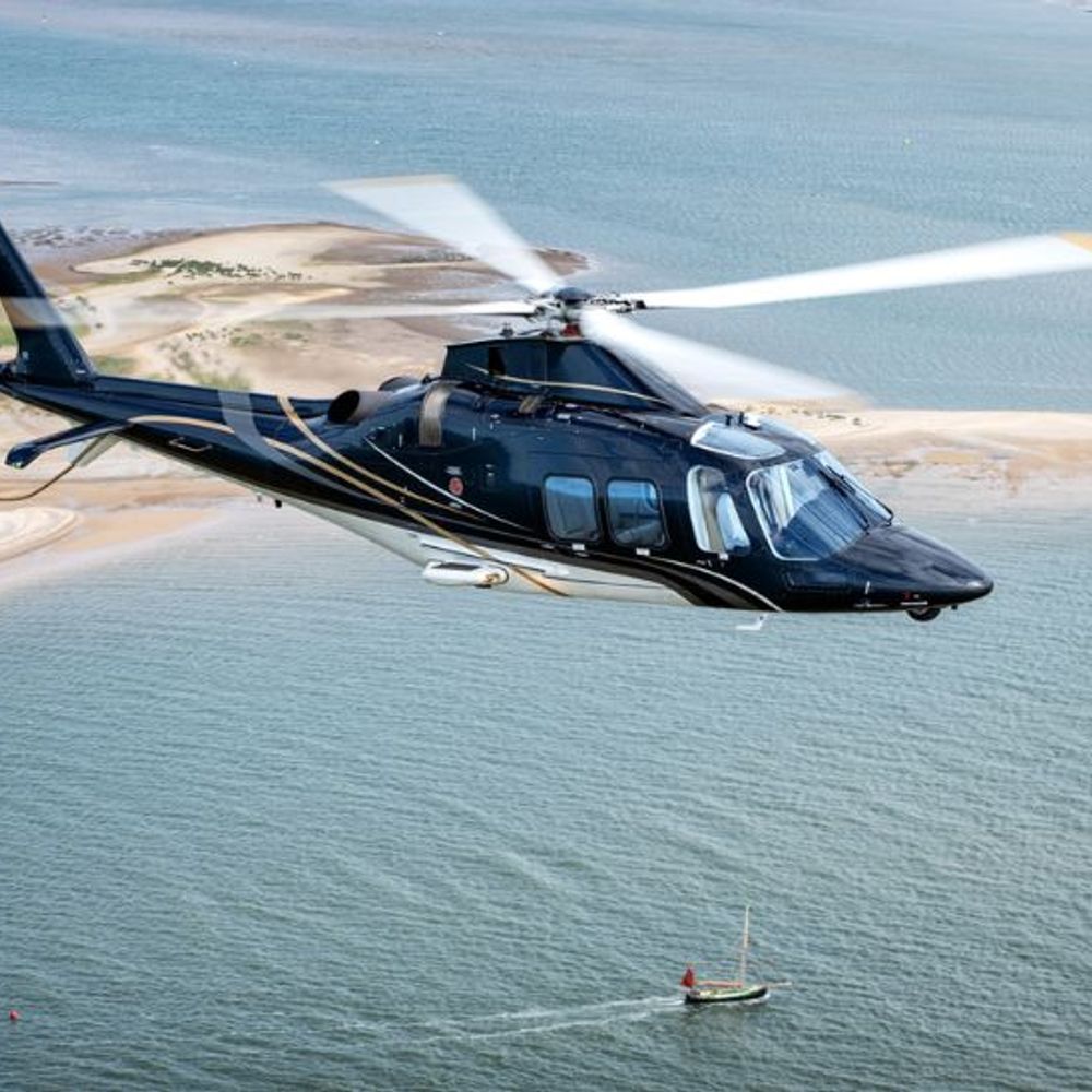 અગસ્તા વેસ્ટલેન્ડ સેના માટે ફરી હેલિકોપ્ટર સપ્લાય કરશે; લાંચના આરોપો, પછી ક્લીનચીટ મળી.