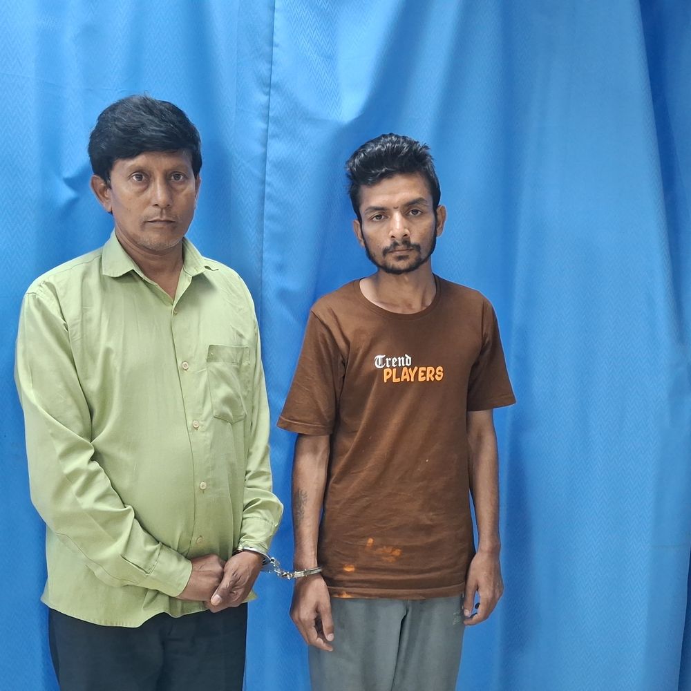 વલસાડ અતુલ કોલોનીમાં લૂંટ દરમિયાન સિક્યુરિટી ઓફિસર પર હુમલો; LCBએ બે આરોપી ઝડપ્યા, ત્રીજો ફરાર.