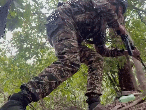 જમ્મુ-કાશ્મીરના ઉધમપુરમાં સેના અને આતંકવાદીઓ વચ્ચે અથડામણ; 2 આતંકવાદીઓ ગુફામાં છુપાયા, સેનાના બે ઓપરેશન ચાલુ.