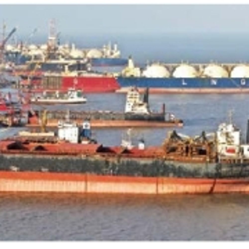 મંદીમાં આશા: અલંગ શિપ રિસાયકલિંગમાં વર્લ્ડ લીડર બન્યું (Alang ship recycling is World leader again).