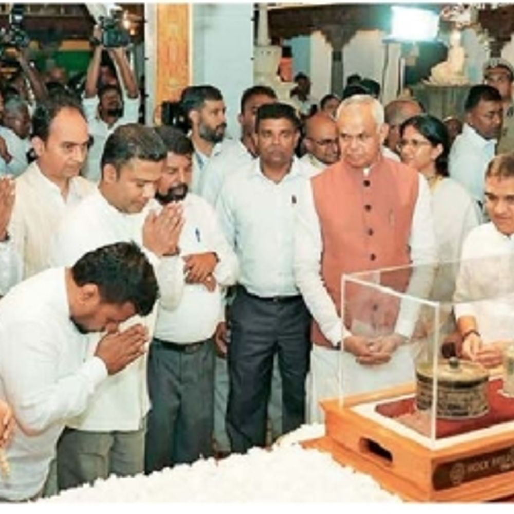 વારસો: મ.સ.યુનિ.ના આર્કિયોલોજીમાં રહેલાં ભગવાન બુદ્ધનાં અસ્થિ શ્રીલંકામાં જાહેર દર્શનમાં; PM મોદીની જાહેરાત બાદ દર્શન ખૂલ્લાં રહેશે.