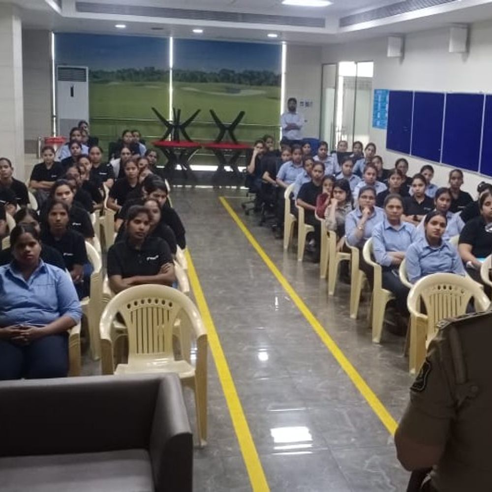 ભરૂચ પોલીસે દહેજની Yokohama કંપનીમાં મહિલા સશક્તિકરણ, ટ્રાફિક અને સાયબર ક્રાઇમ જાગૃતિ સેમિનાર યોજ્યો.